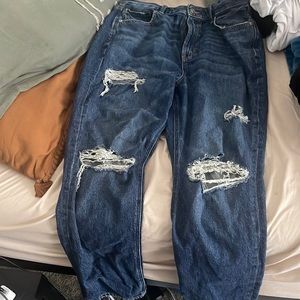 super cute mom jeans from American Eagle.